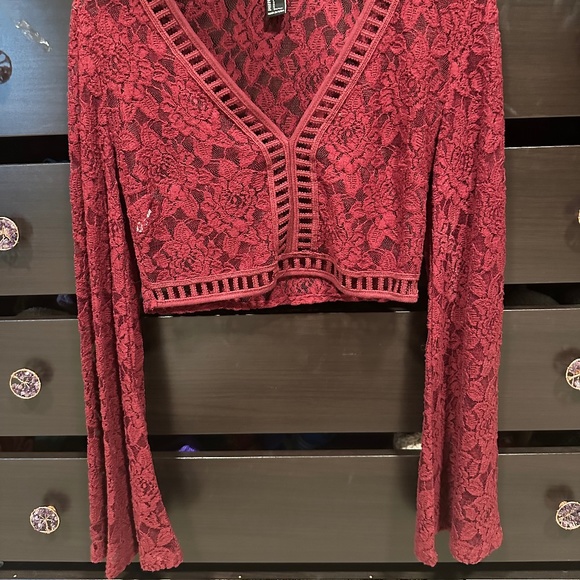 Burgundy Lace Crop Top with Bell Sleeves - Picture 3 of 5